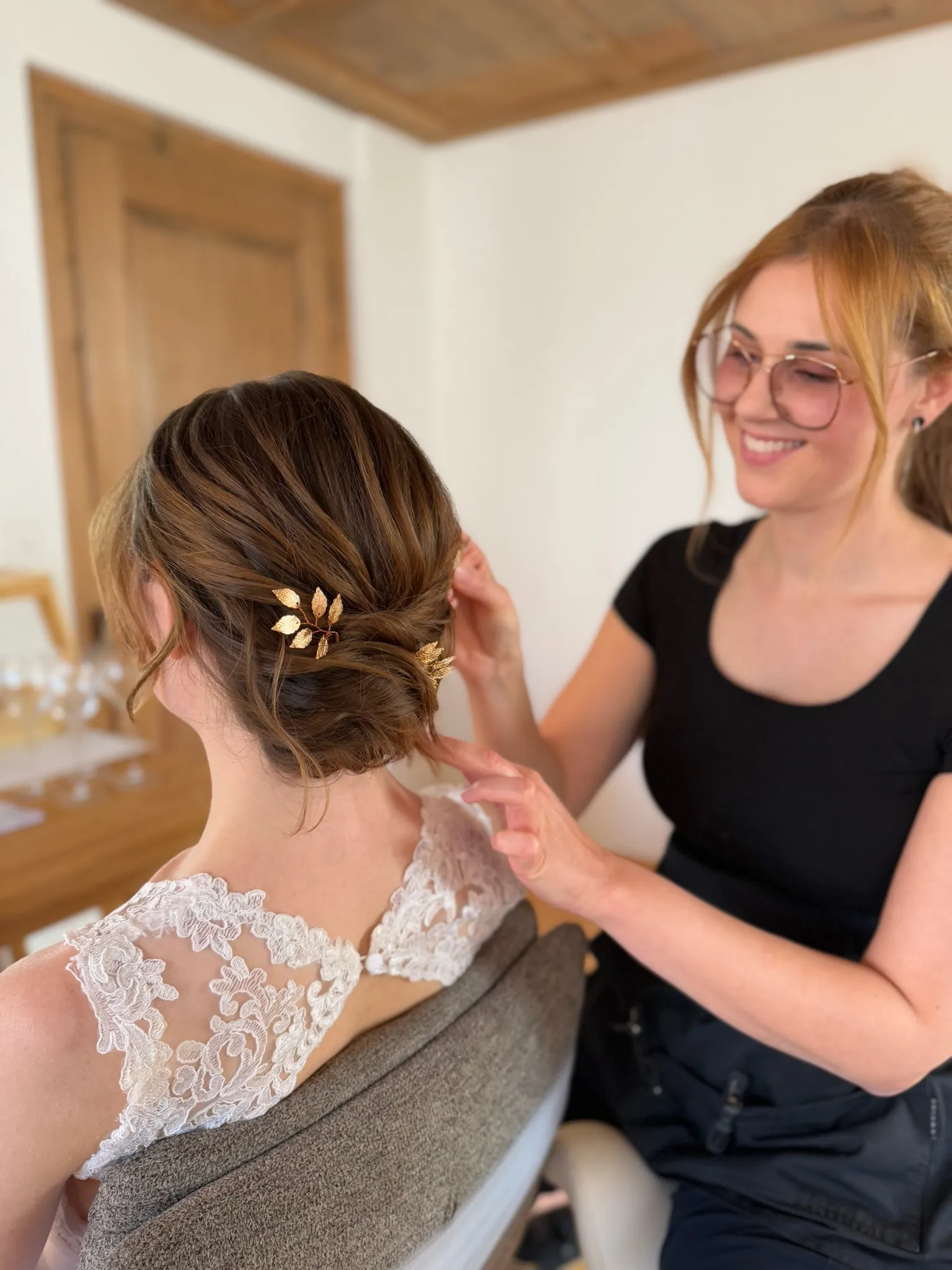 Probefrisur für die Braut im Salon